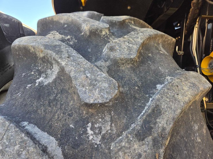 2010-new-holland-cr9065-image-42