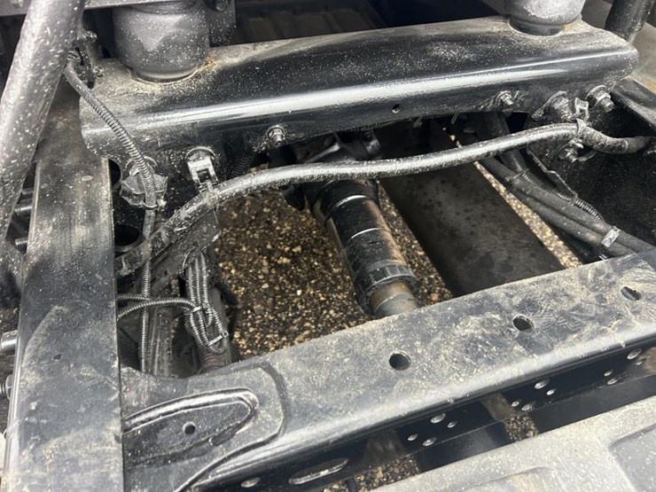 #1675-•-2016-freightliner-harrison-glider-kit-day-cab-truc-image-33