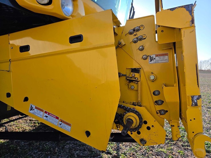 2010-new-holland-cr9065-image-47