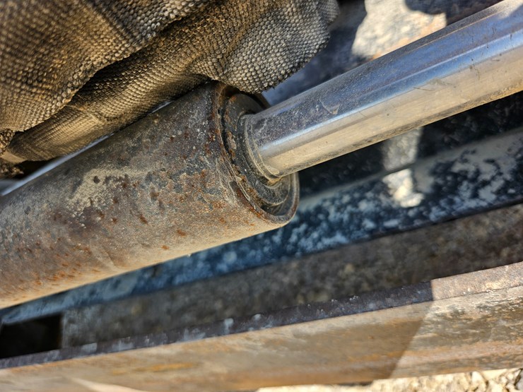 2023-caterpillar-299d3-image-78