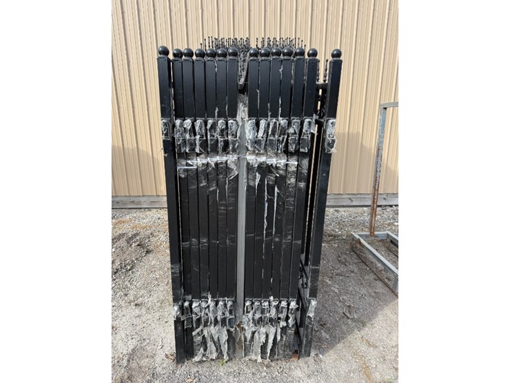 14'-bi-parting-wrought-iron-deer-gate,-2-7'-wide-panels-image-2