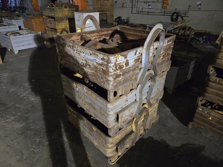 #3412-•-(3)-steel-crates-w/-heavy-duty-chains-image-4