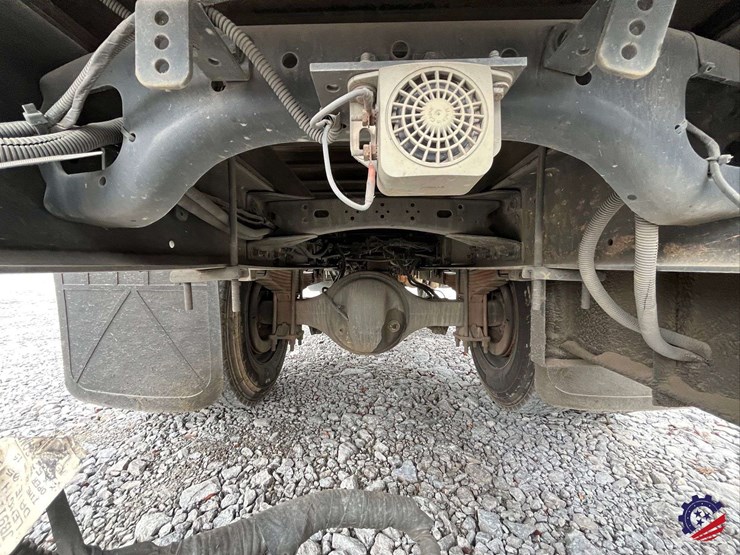 2017-freightliner-m2-s/a-tank-truck-image-36