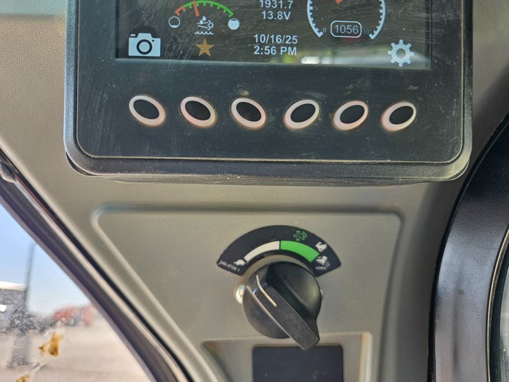 2023-caterpillar-299d3-image-43