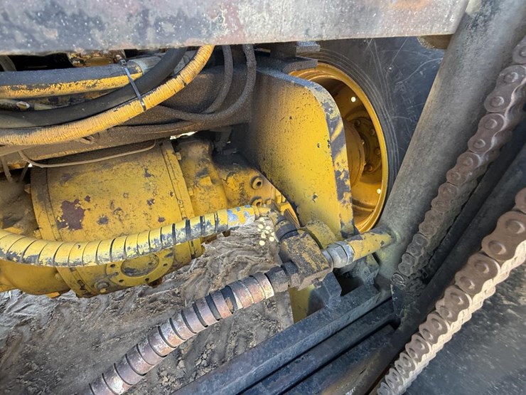 #1975-•-massey-ferguson-14k-forklift-image-27