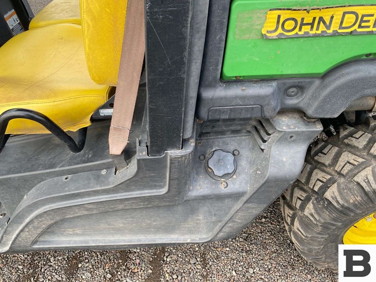 john-deere-835e-image-21