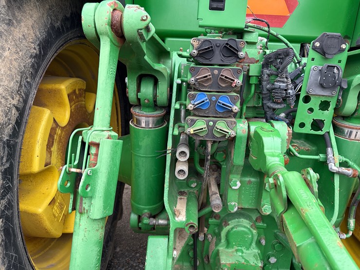 john-deere-8320r-image-14