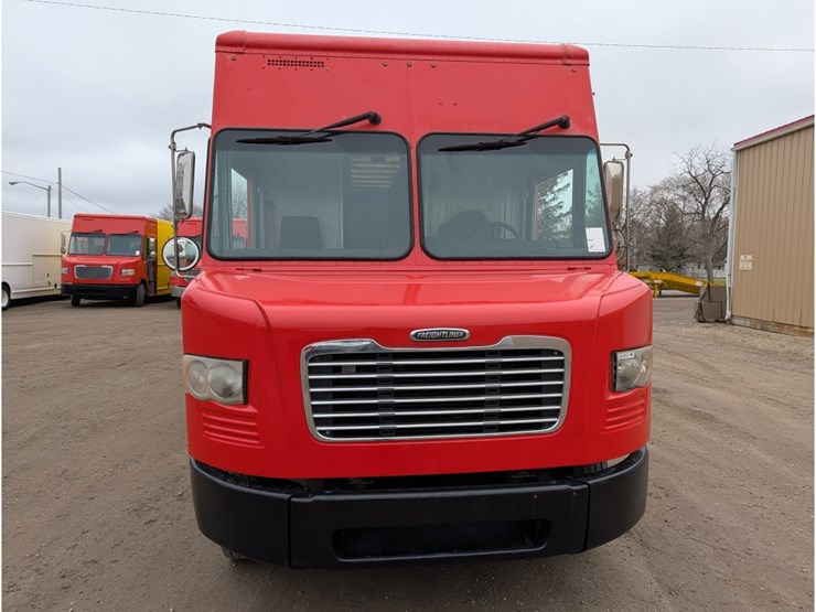 2017-freightliner-mt55-image-2