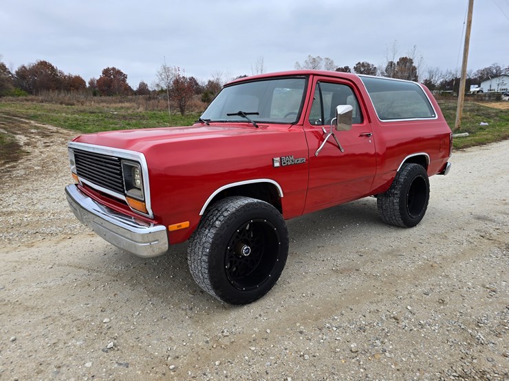 1986-dodge-ram-charger-image-3