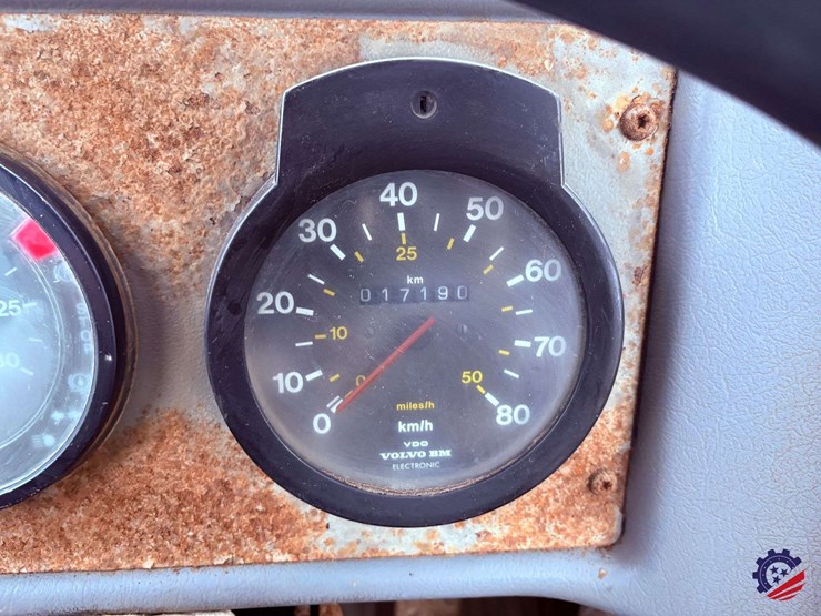 1995-volvo-a30-image-70