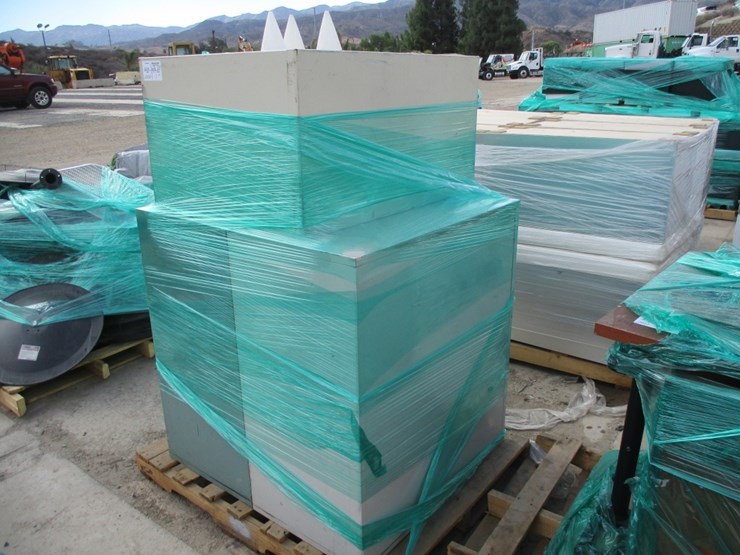 lot-of-(3)-metal-cabinets-image-2