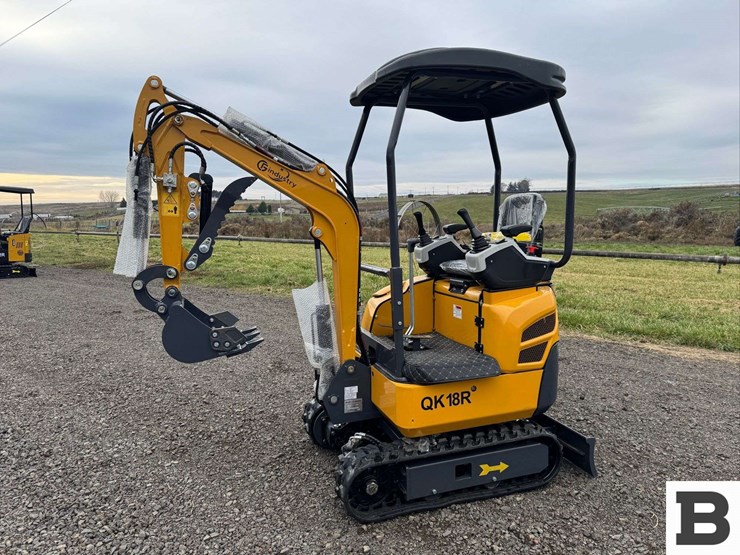 2025-cfg-industrial-qk18r-mini-excavator-image-2