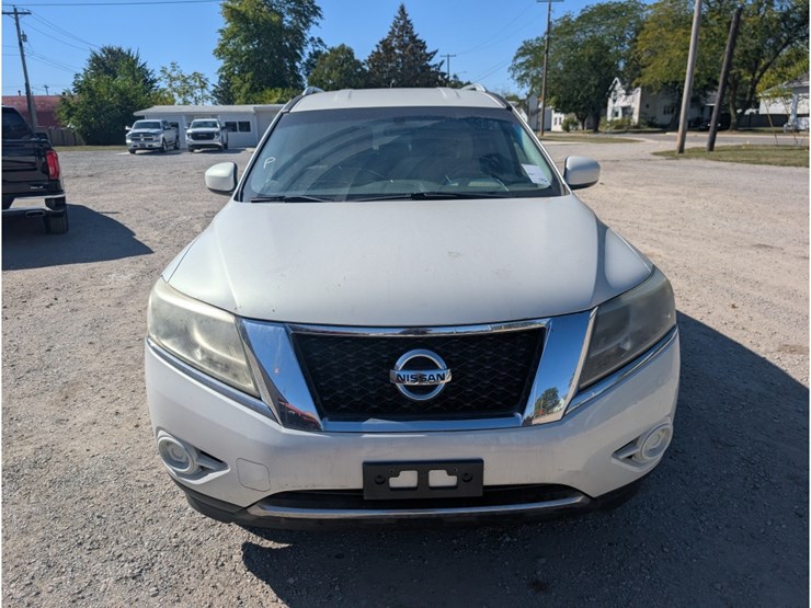 2014-nissan-pathfinder-image-2