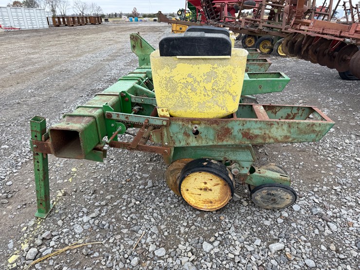 12-john-deere-12-image-9