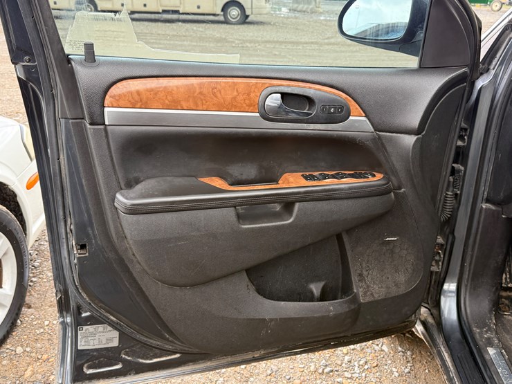 2012-buick-enclave-image-23