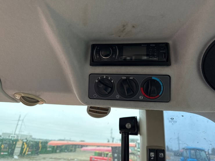 massey-ferguson-4709-image-28