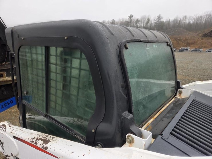 2013-bobcat-t770-image-36