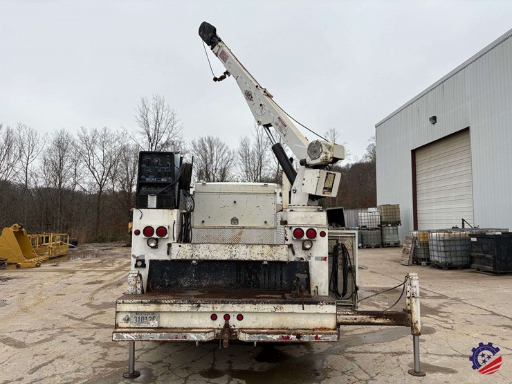 1998-freightliner-fl70-image-90