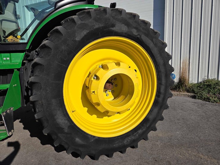 2012-john-deere-8285r-image-29