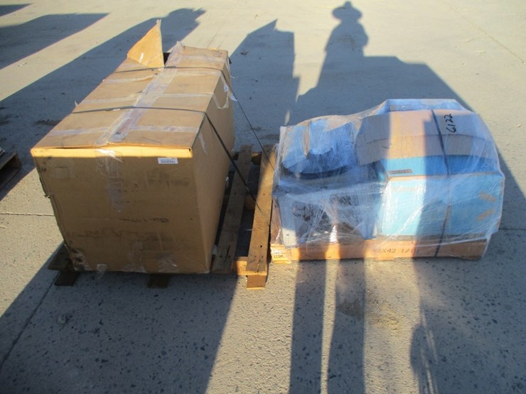 (2)-r-2400-red-dot-military-vehicle-a/c-kits-image-3