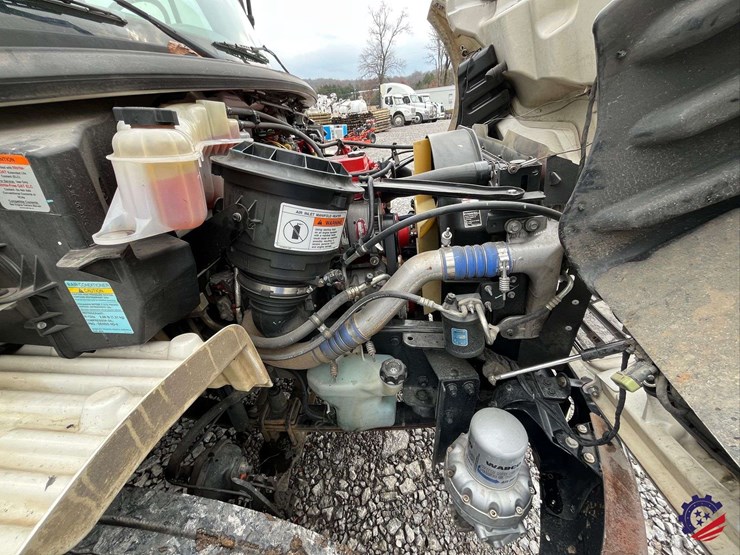 2017-freightliner-m2-s/a-tank-truck-image-50