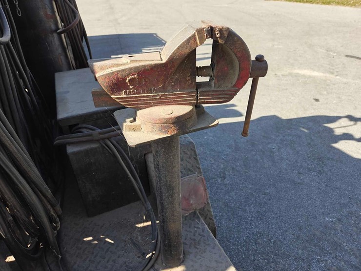 miller-bobcat-225g-image-13