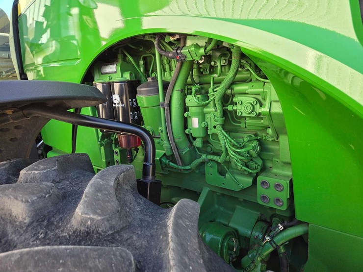 2012-john-deere-8285r-image-53