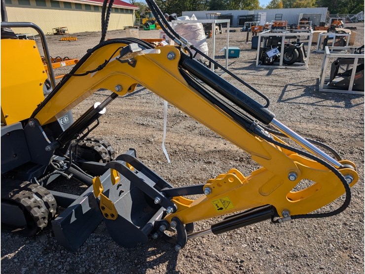 landhonor-lhr-kn16-cem-mini-excavator-image-2