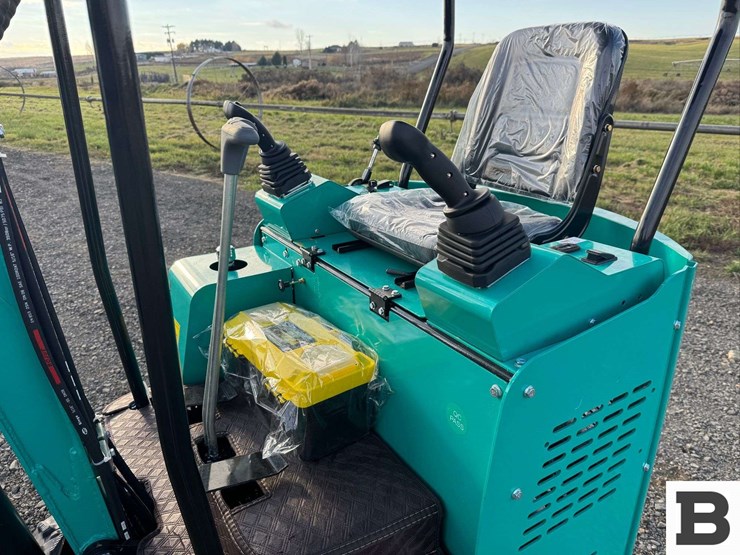 2025-cfg-industrial-h15r-mini-excavator-image-25