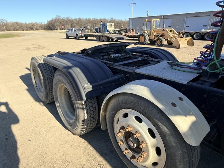 #1974-•-2008-international-eagle-day-cab-truck-tractor-image-21