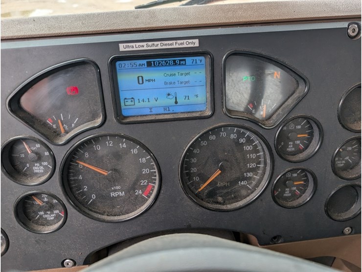 2017-mack-gu813-shingle-conveyor-image-27