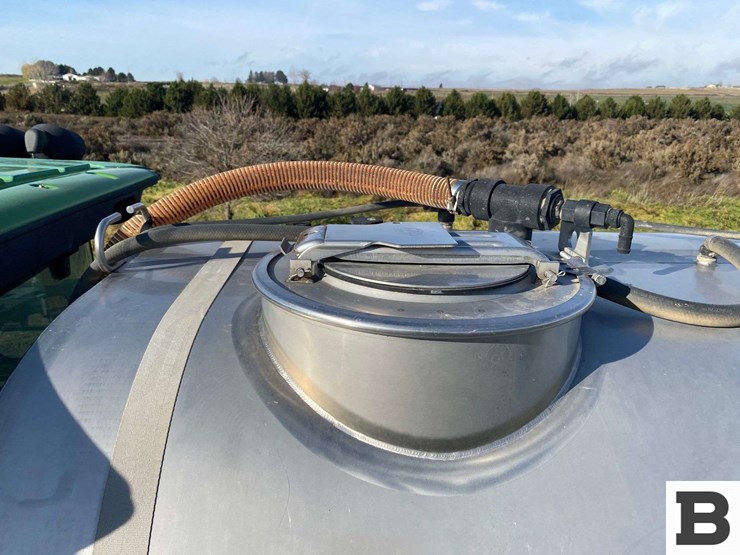 2013-john-deere-4830-image-56