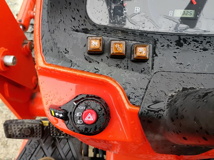 2022-kubota-la526-image-37