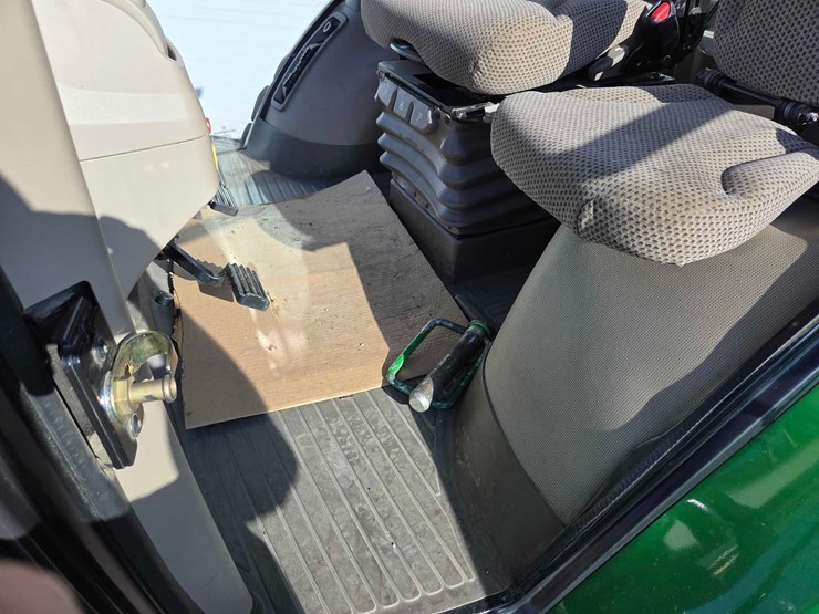 2012-john-deere-8285r-image-63