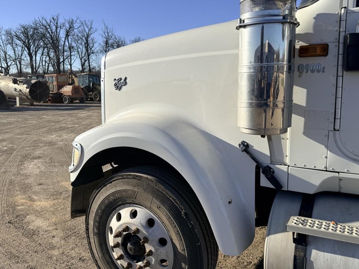 #1965-•-2008-international-eagle-day-cab-truck-tractor-image-10