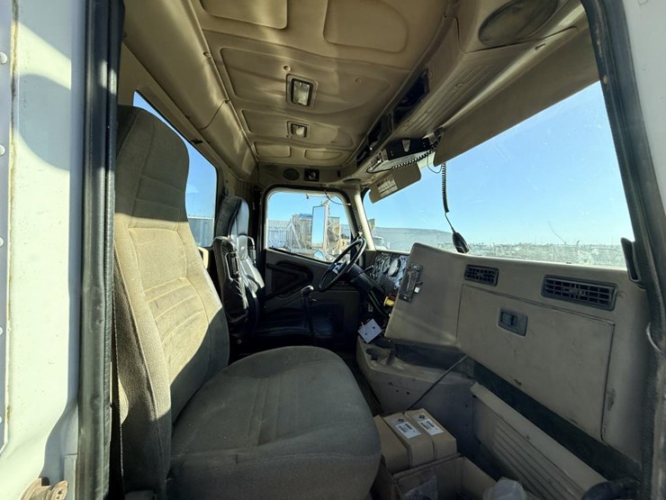 #1965-•-2008-international-eagle-day-cab-truck-tractor-image-39