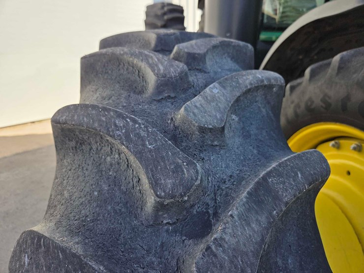 2012-john-deere-8285r-image-56