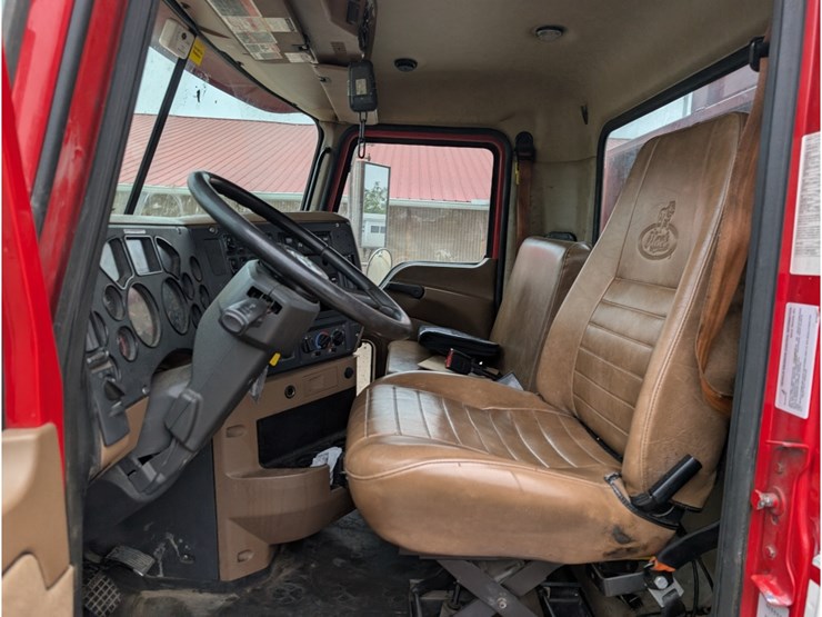 2017-mack-gu813-shingle-conveyor-image-23