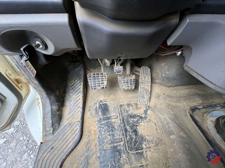 2013-freightliner-m2-s/a-cab-&-chassis-image-55