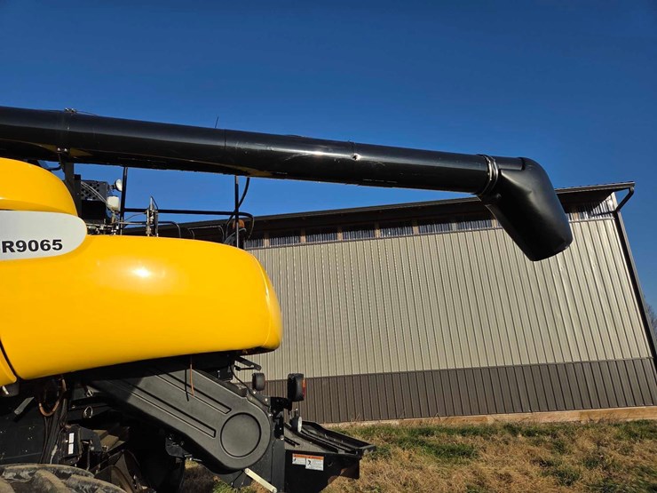 2010-new-holland-cr9065-image-20