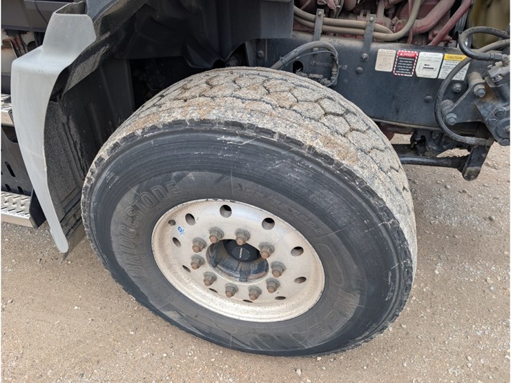 2017-mack-gu813-shingle-conveyor-image-16