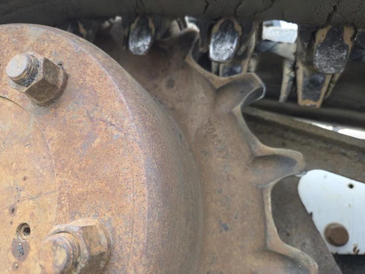 2013-bobcat-t770-image-52