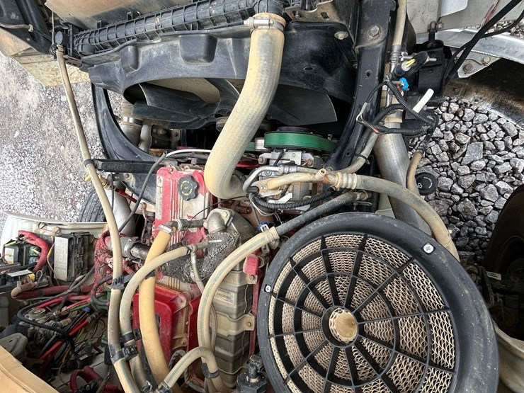 2013-freightliner-m2-s/a-cab-&-chassis-image-41