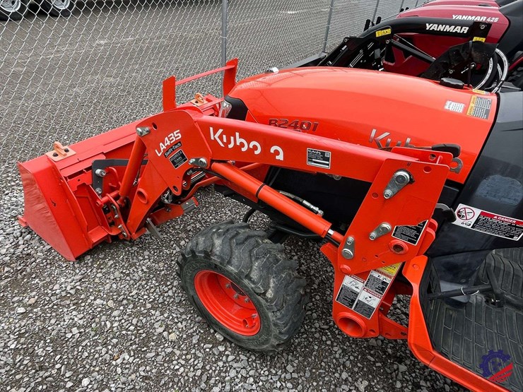 kubota-b2401d-farm-tractor-image-15