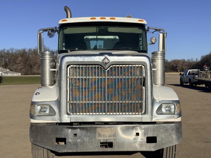 #1965-•-2008-international-eagle-day-cab-truck-tractor-image-28