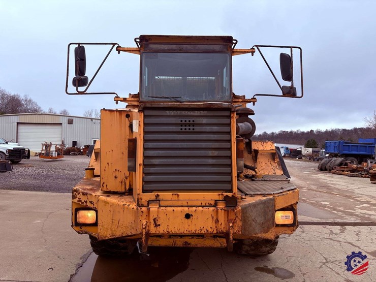 1995-volvo-a30-image-7