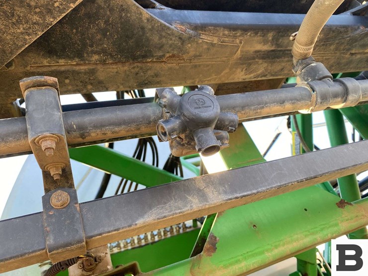 2013-john-deere-4830-image-42