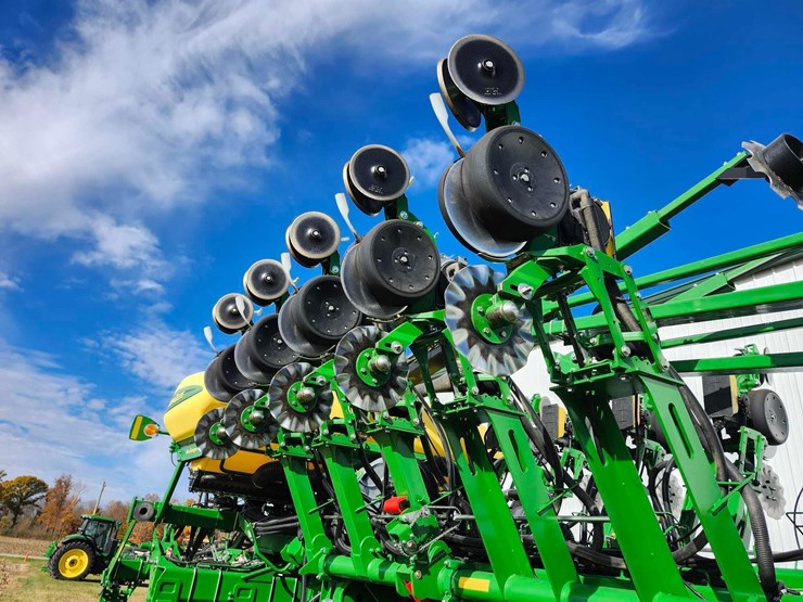 2021-john-deere-1795-image-6