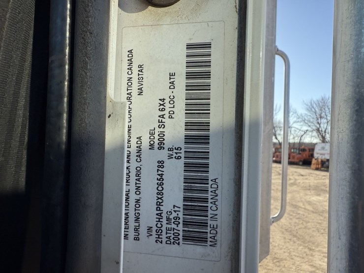 #1952-•-2008-international-eagle-day-cab-truck-tractor-image-85