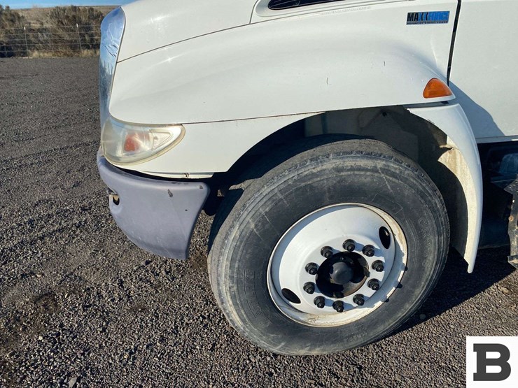 2011-international-durastar-4300-image-14